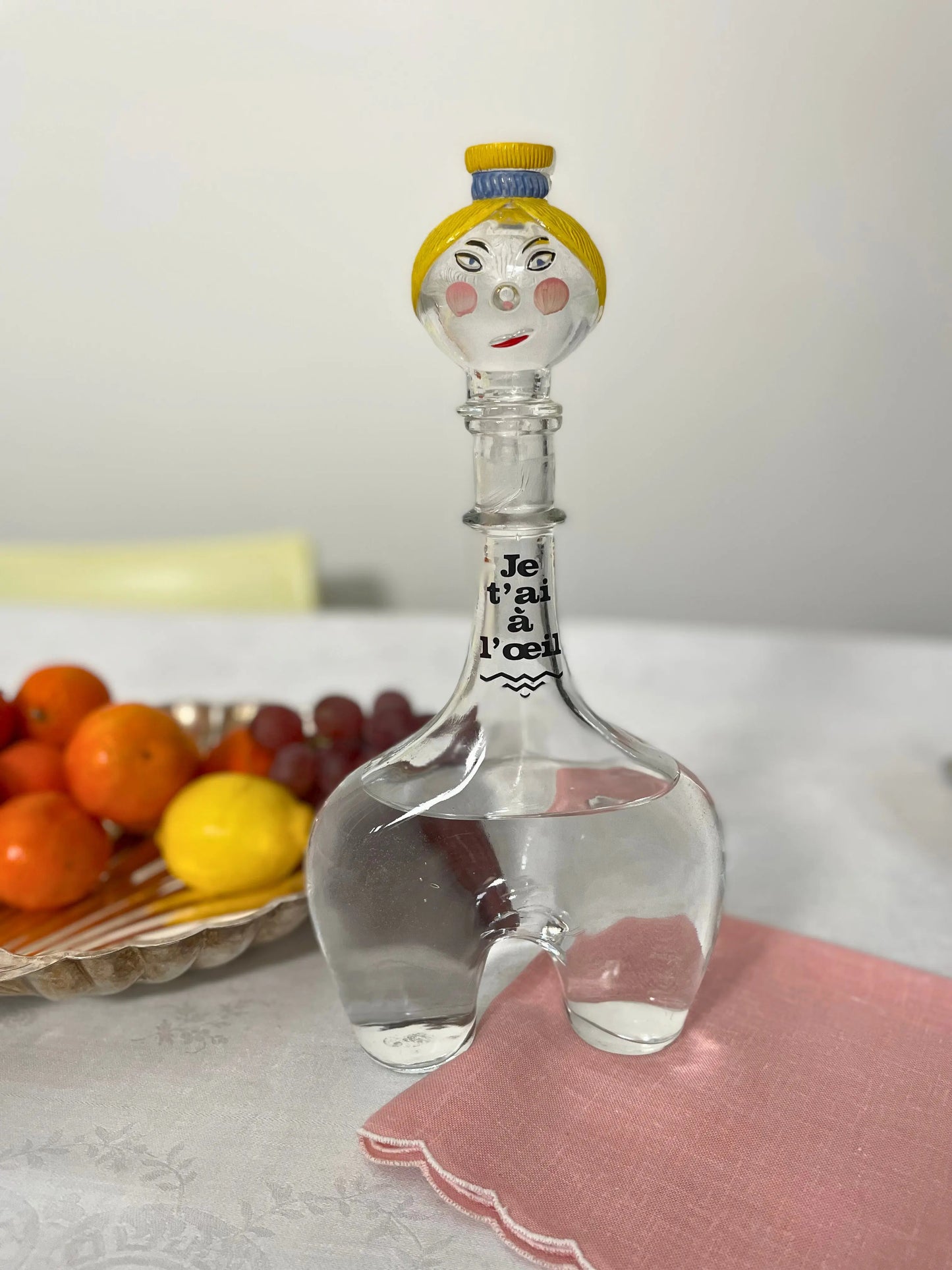 Carafe en verre bouchon visage blonde Ohmabergere