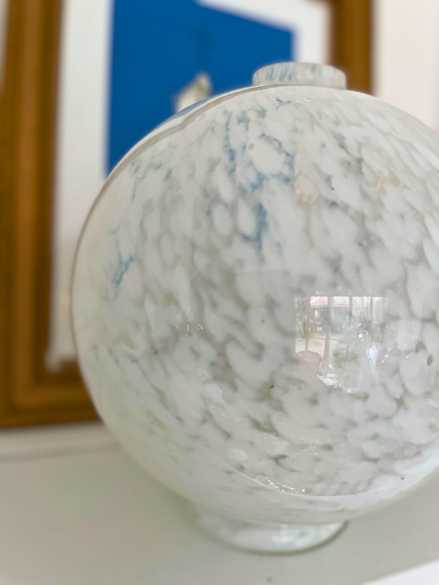Vase boule verre moucheté