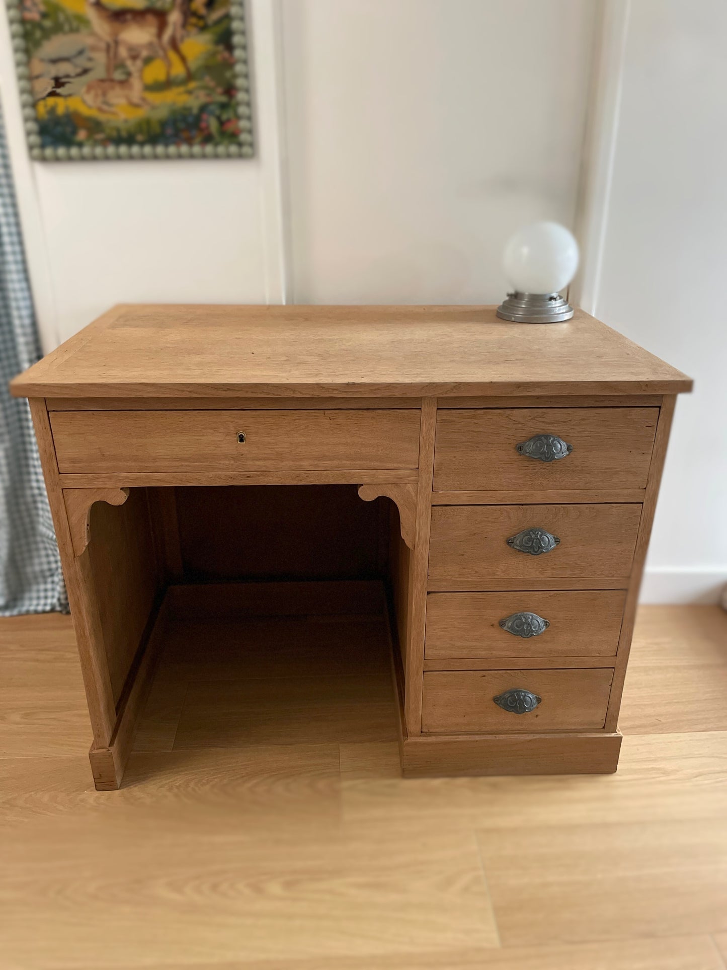 Bureau vintage à tiroirs