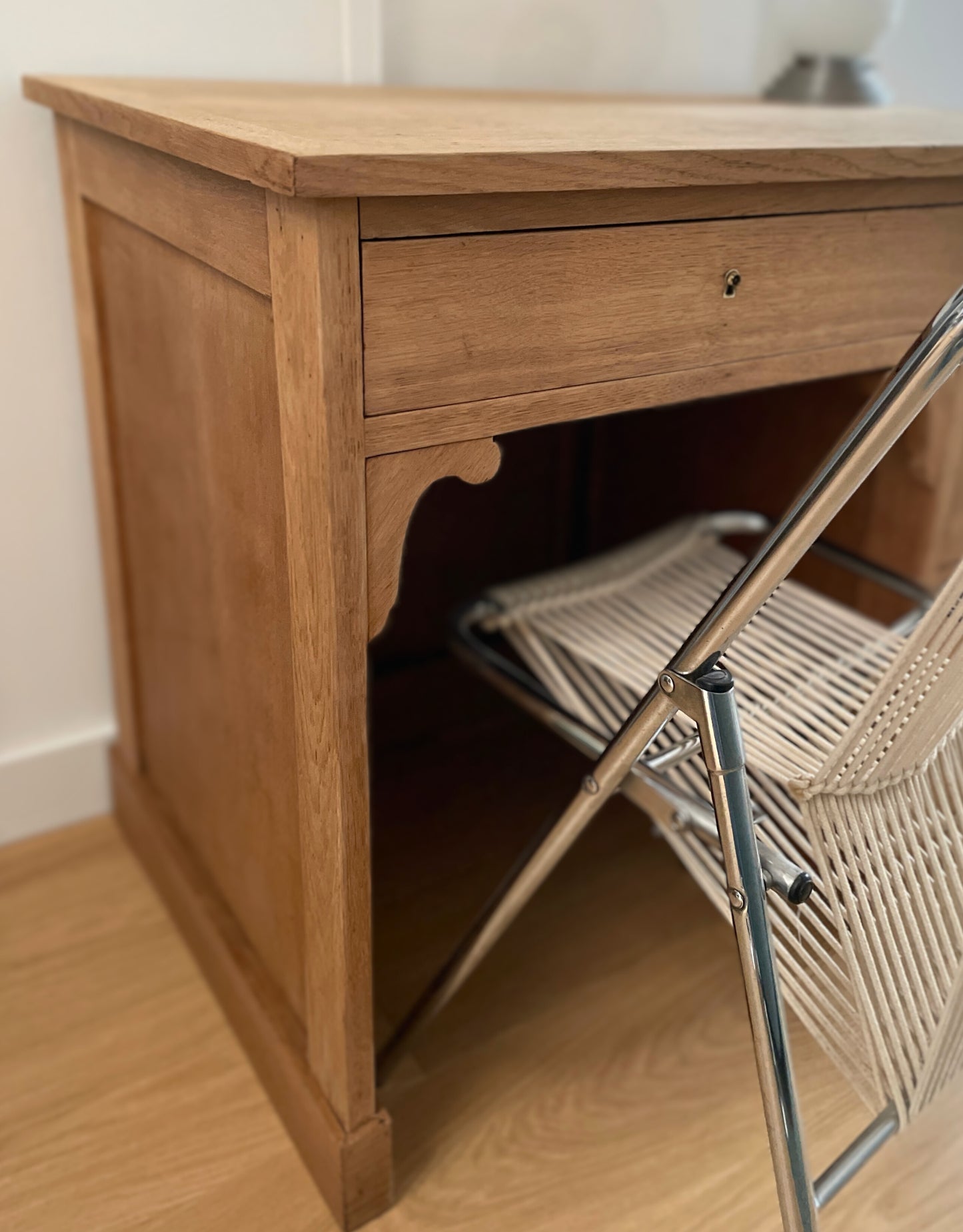 Bureau vintage à tiroirs