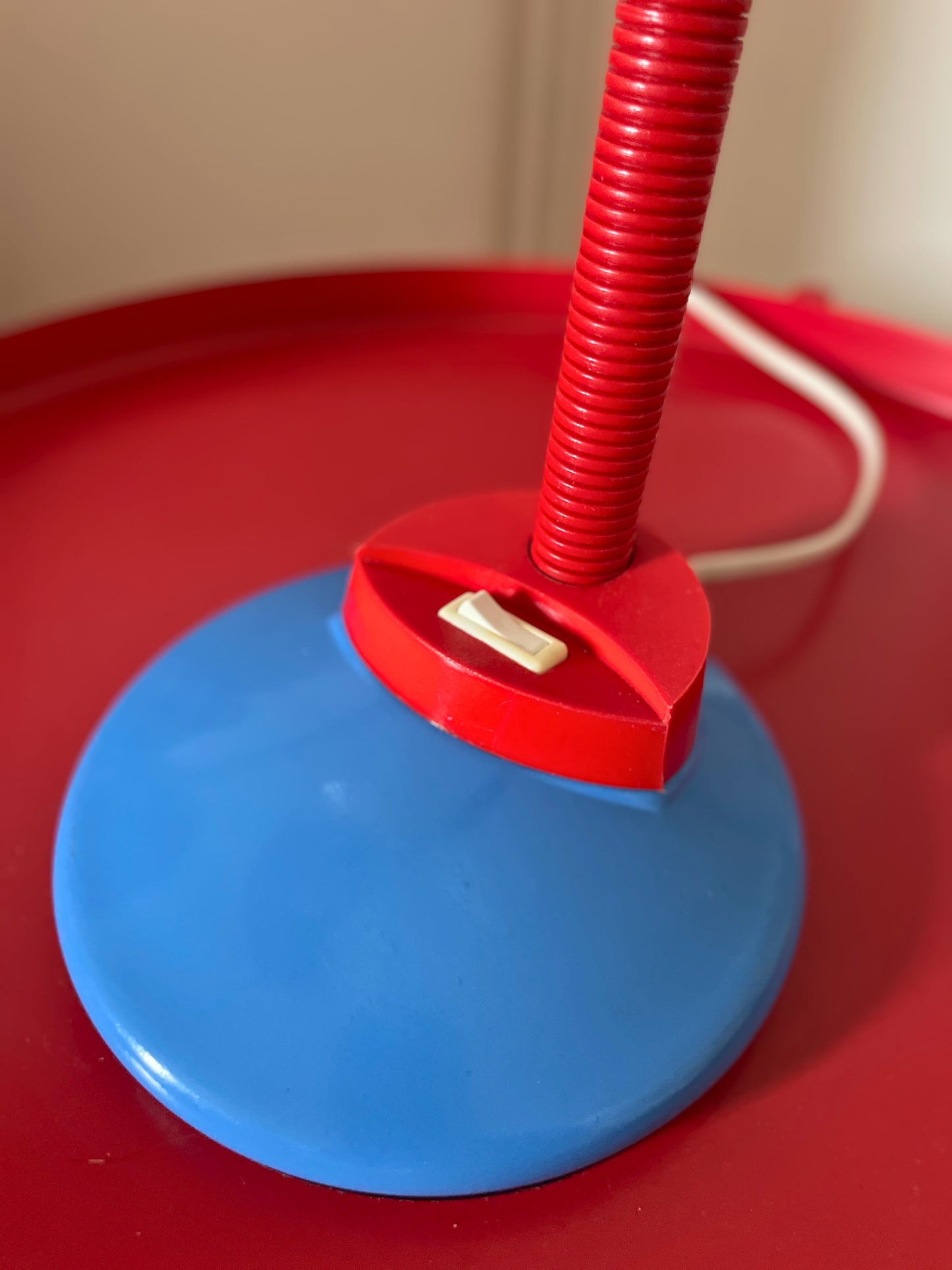 Lampe de bureau multicolore Ohmabergere
