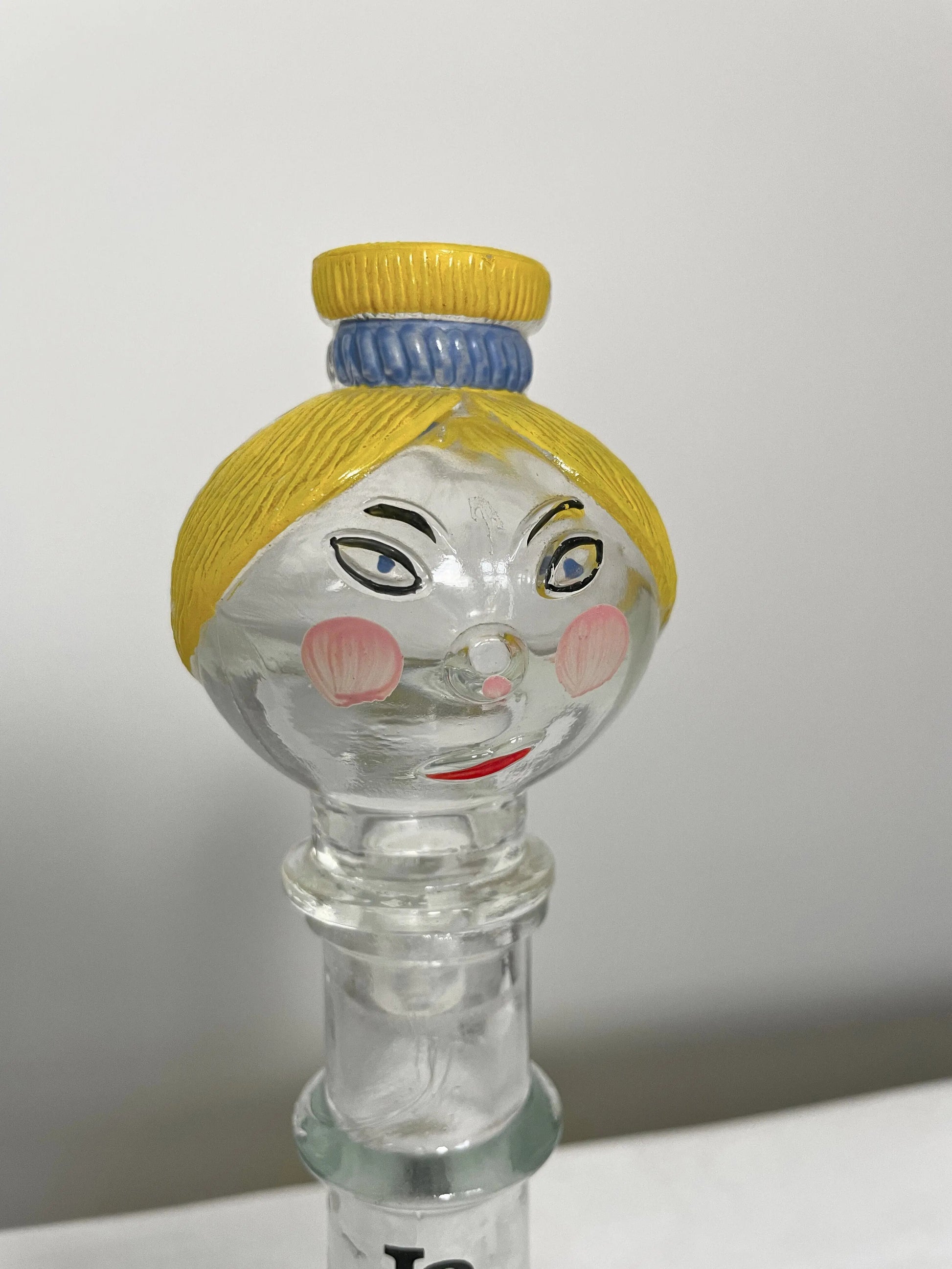 Carafe en verre bouchon visage blonde Ohmabergere