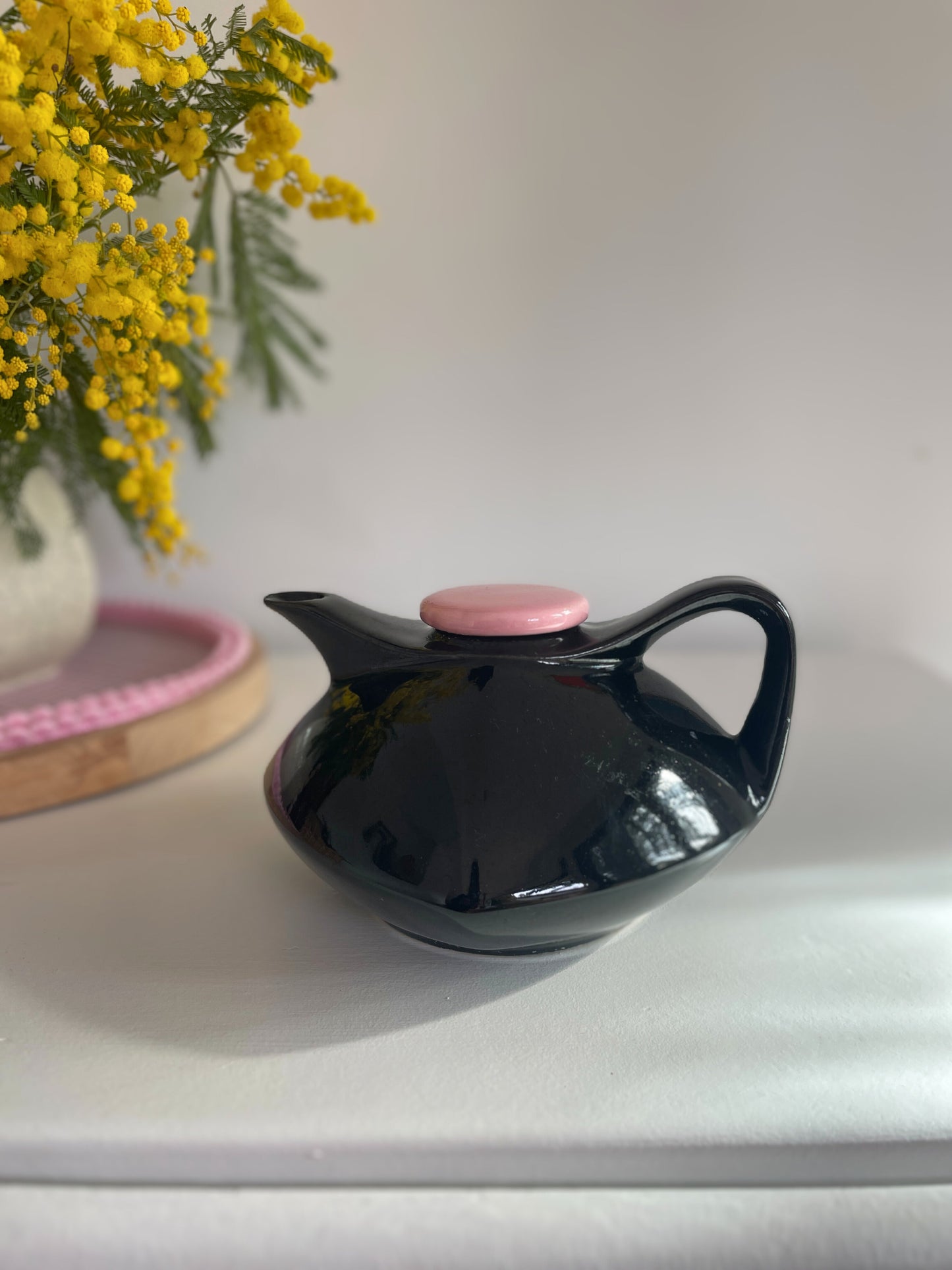 Théière céramique noire et rose Ohmabergere