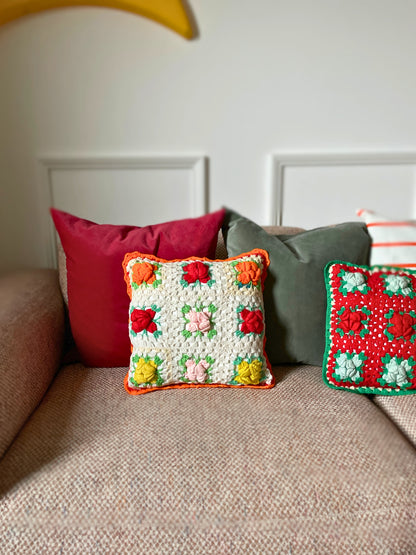 Coussin crochet vintage orange Ohmabergere