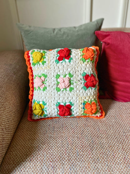 Coussin crochet vintage orange Ohmabergere