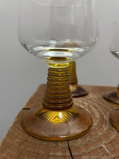 Set de 4 verres à vin ambrés vintage Ohmabergere