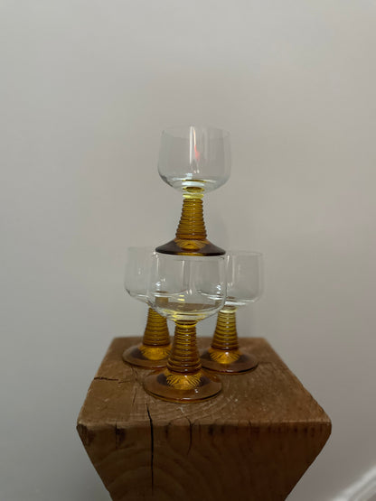 Set de 4 verres à vin ambrés vintage Ohmabergere