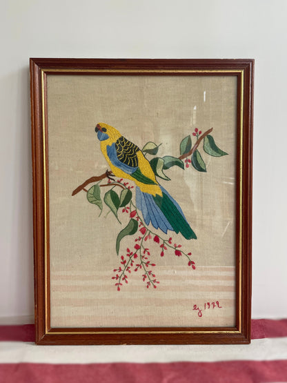 Cadre broderie perroquet Ohmabergere