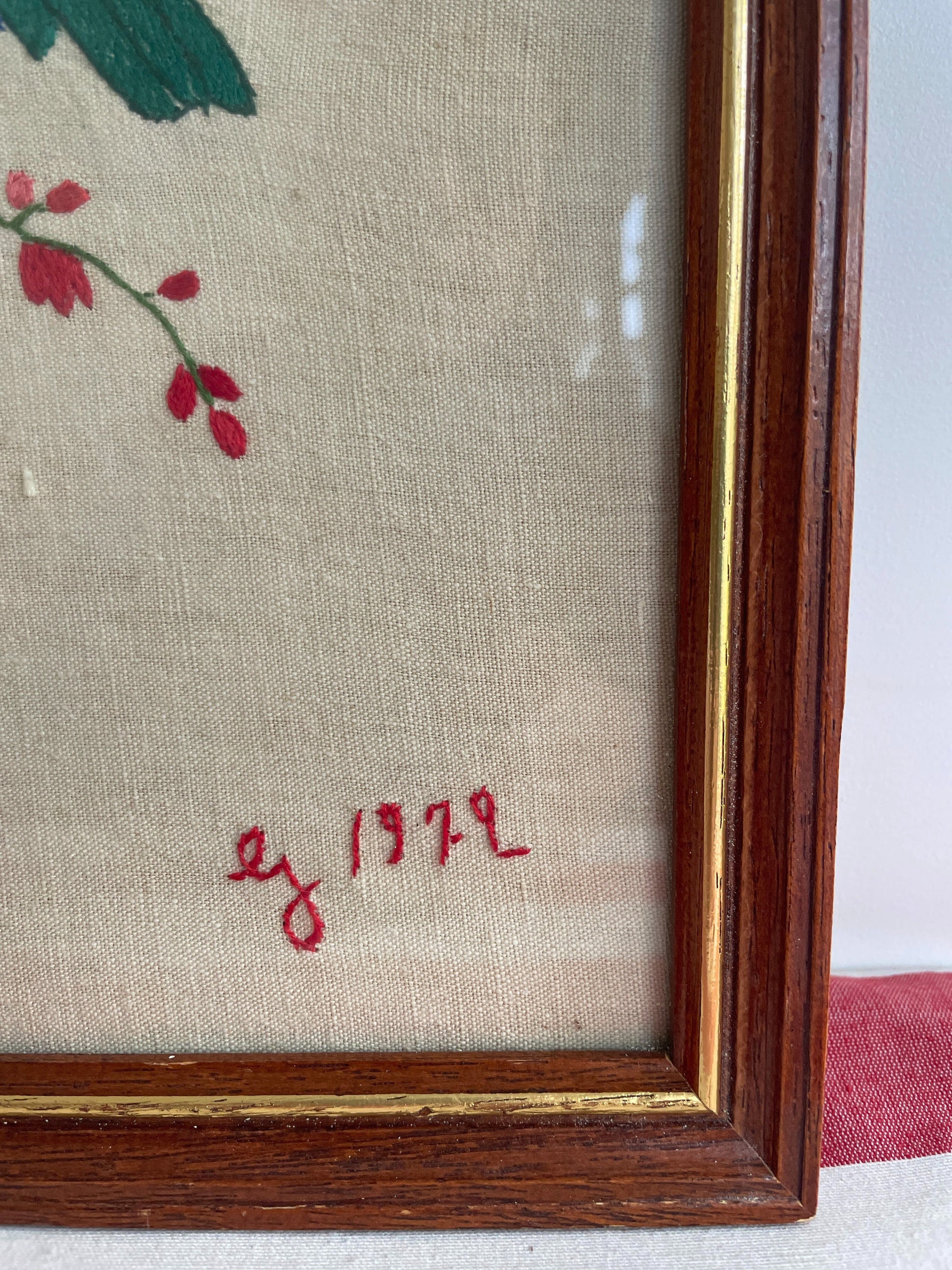 Cadre broderie perroquet Ohmabergere