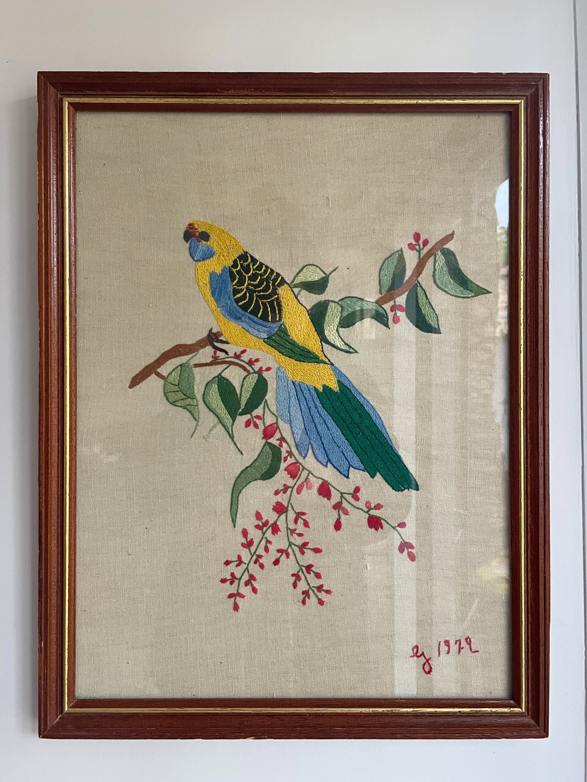 Cadre broderie perroquet Ohmabergere