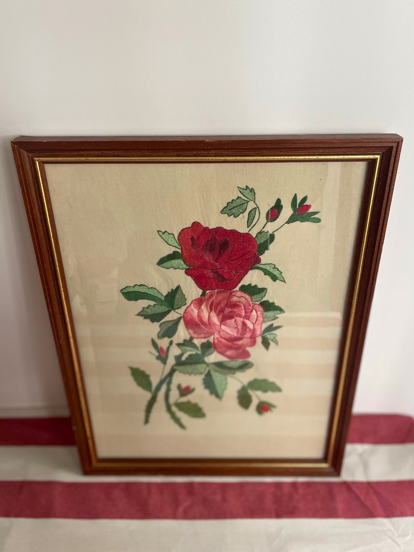 Cadre broderie rose vintage Ohmabergere