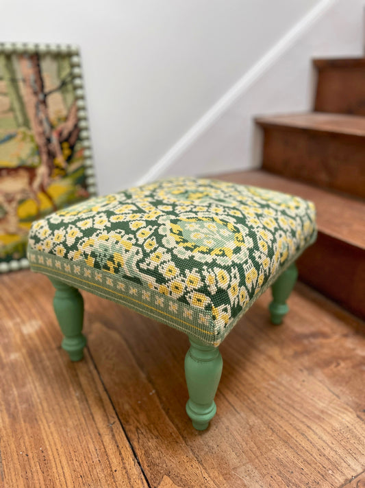 Assise vintage brodé Ohmabergere