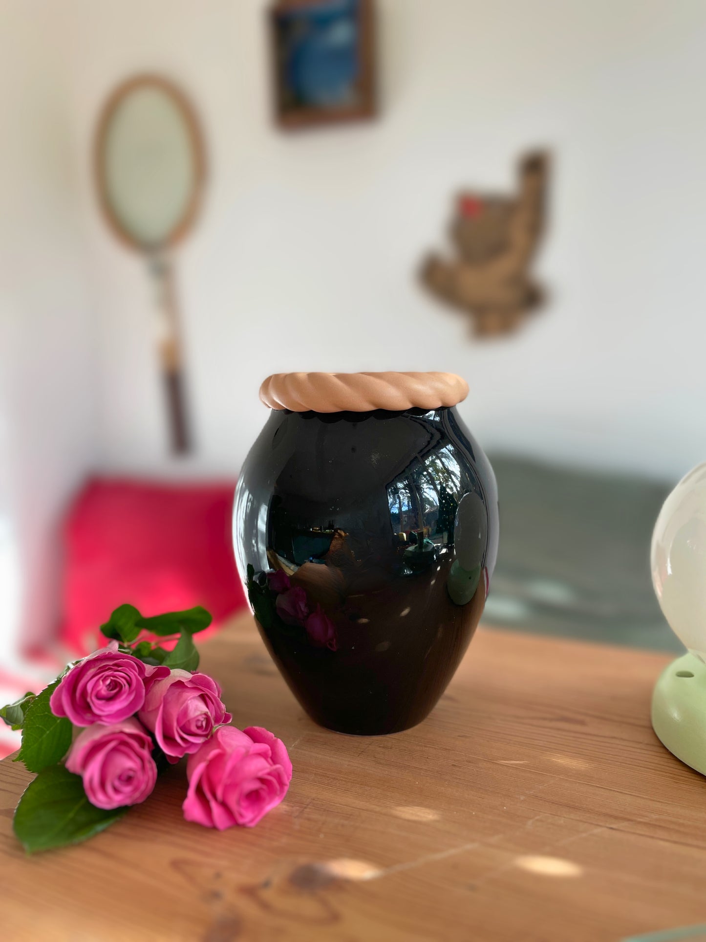 Vase noir et col tressé Ohmabergere