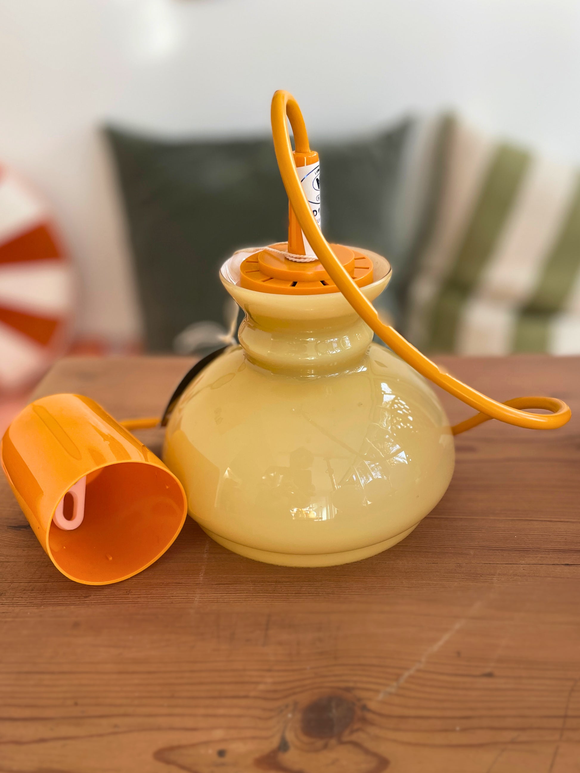 Suspension en opaline jaune Ohmabergere